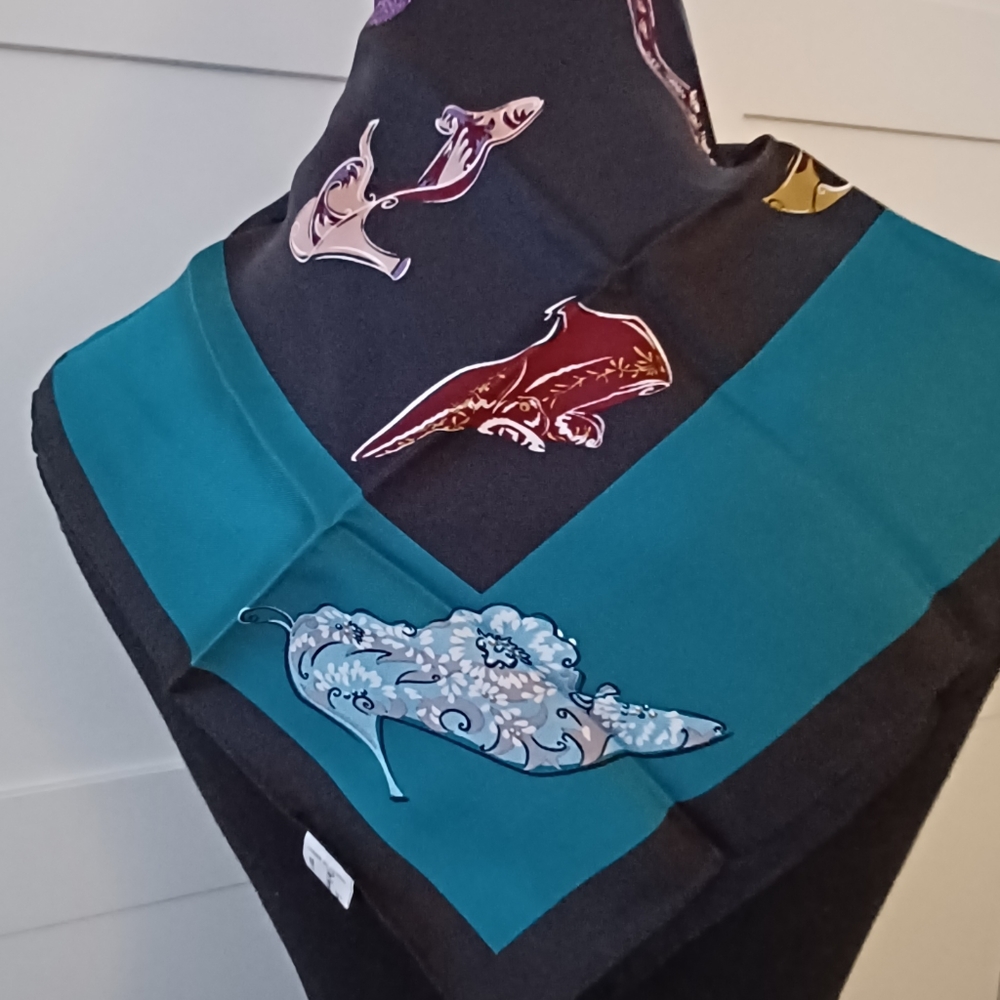 Shoe Scarf - Picture 2 of 8